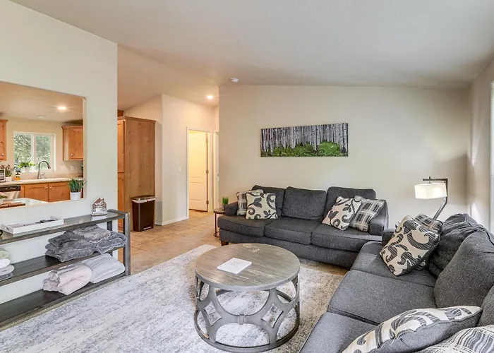 Getaway 10 Mi To Dt: Mini Golf, Fire Pit Holiday home